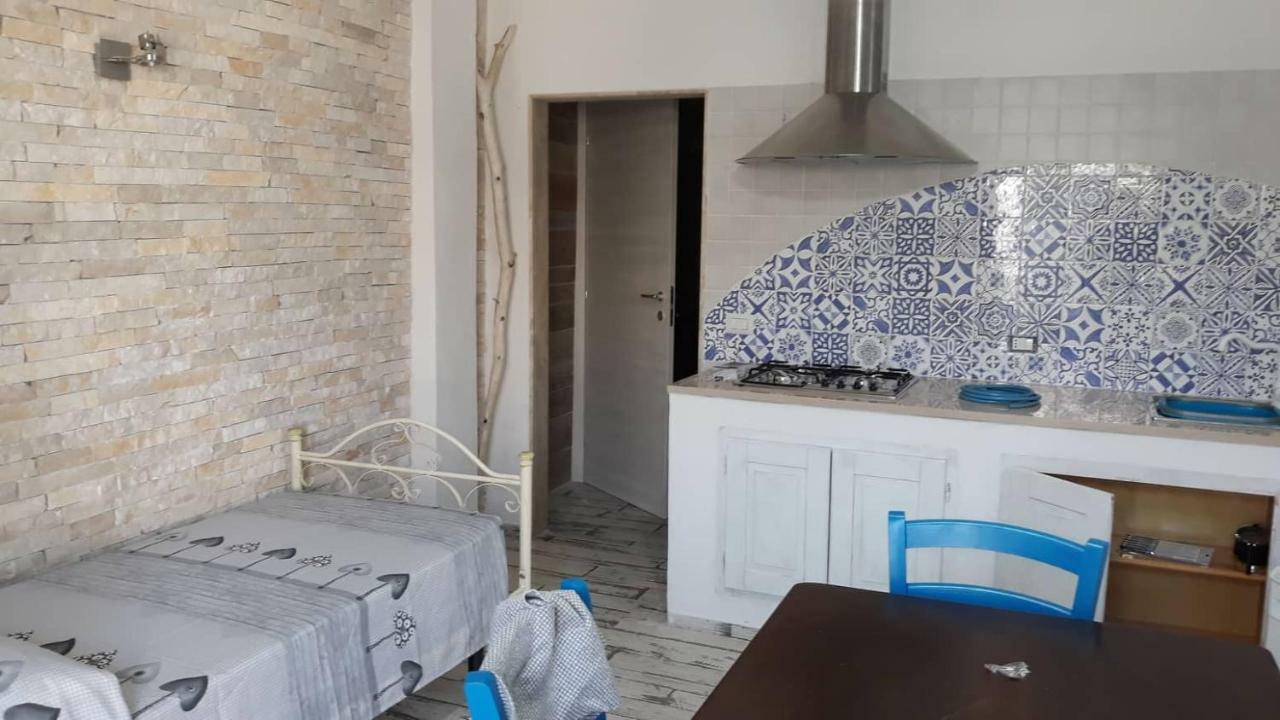 Villino Celeste Fronte Spiaggia Torre Lapillo Exterior foto